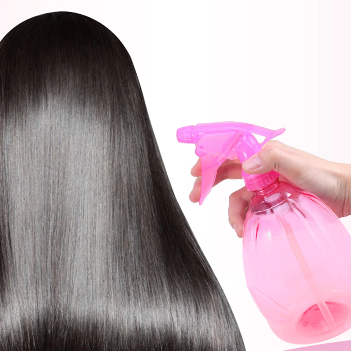 2pcs 550ml Empty Spray Bottle Multi-functional Plastic Spray (Assorted Colors) empty spray bottle for hair