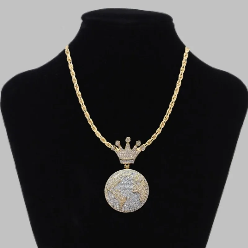 

Deluxe S925 Pure Silver Moissanite and Zircon Crown Earth Pendant Necklace - Men's and Women's Frozen 3D Earth Medal Jewelry