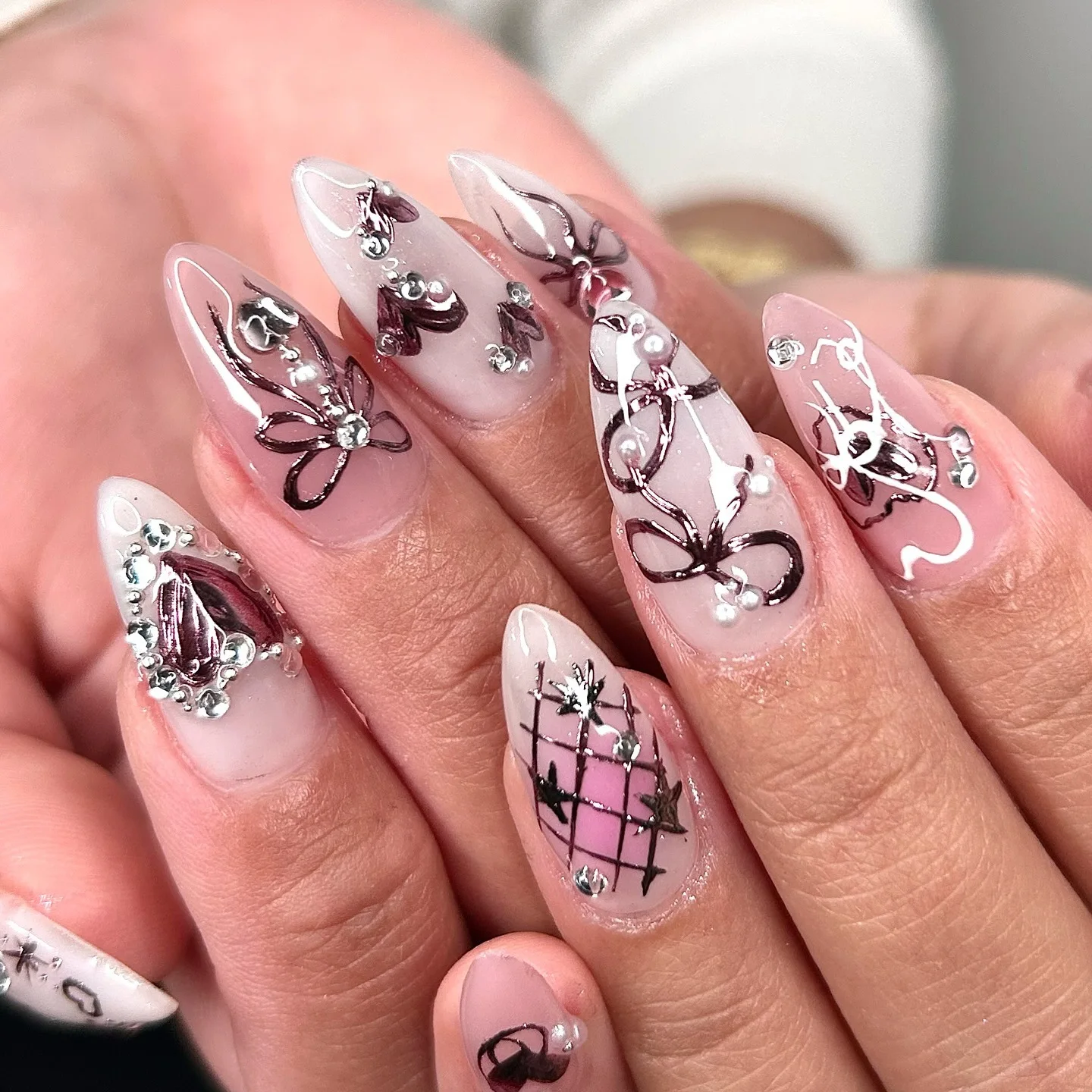 

24Pcs Mid-length Almond Press on Fake Nails Pink Smudge Pearl Reusable False Nails Bow Love Heart Rhinestone Full Cover Nail Tip