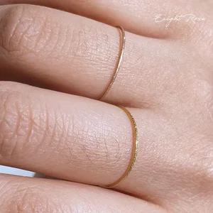 Bagues minimalistes minces en acier inoxydable mat pour femmes Ensemble de bagues fines pour femmes coréennes pour filles Ensemble de bagues fine de Noël plaqué or 18K 10 meilleures bagues en or mat en ventes - No 4