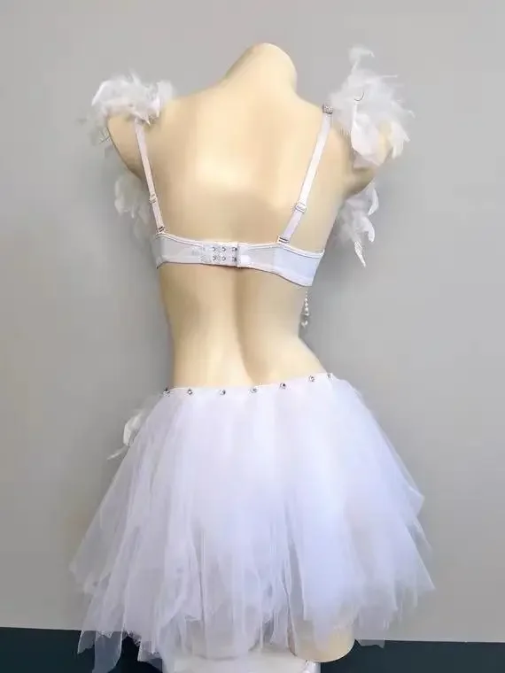 Conjunto de Bikini de plumas con cadena y borla de perlas brillantes para mujer, traje de Festival de baile de escenario, sujetador y pantalones cortos, Sexy, club nocturno, Bar