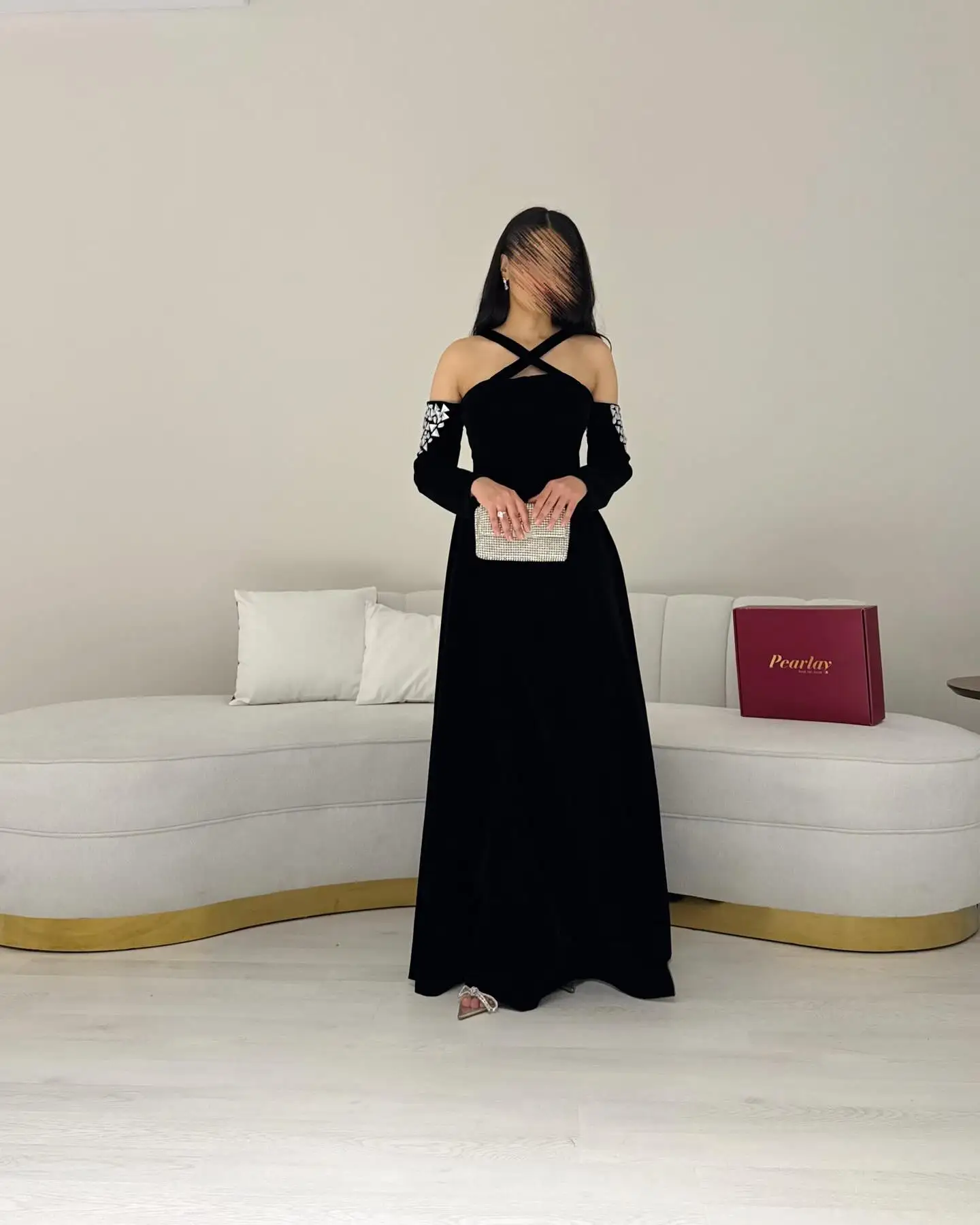 Customized Black Long Sleeves Evening Dresses Halter Neck Beadings Crystals Floor Length Prom Dresses Vestidos De Noche