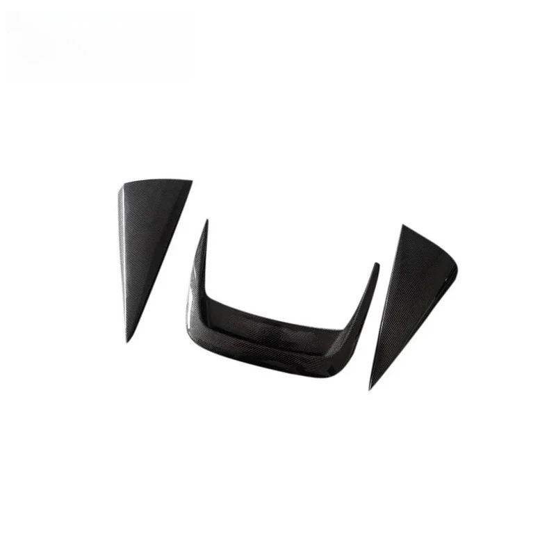 

Накладки на капот из карбона, модифицированные для улучшения аэродинамики, с вентиляционными отверстиями