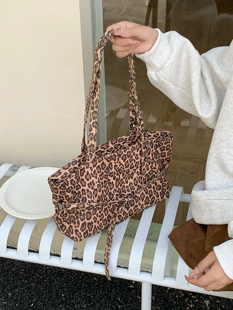 2025 가을/겨울 신상 레오파드 프린트 숄더백, 패셔너블하고 캐주얼한 겨드랑이 가방, 여성용 데일리 출퇴근 가방