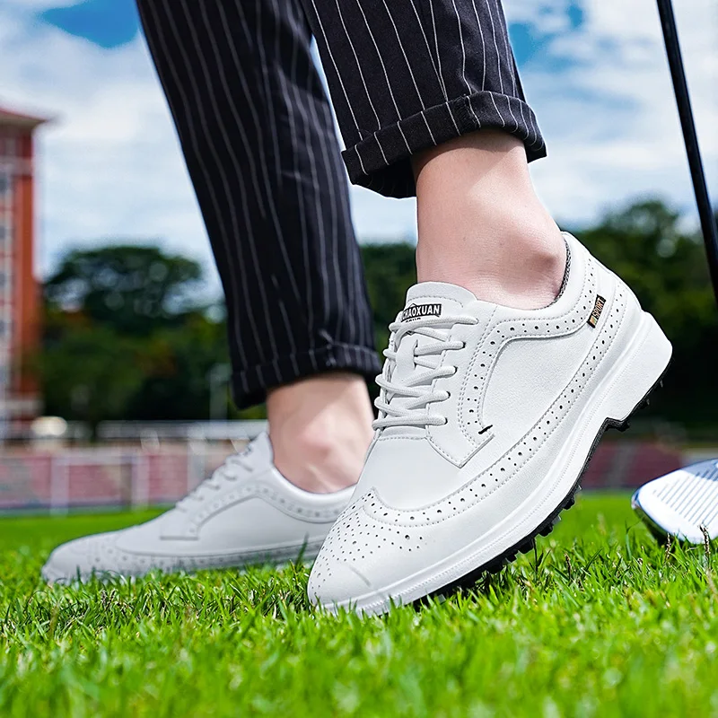 Elegant Brogue Men\'s Golf Shoes White Leather Sneakers Men 2024 Non-slip Golf Shoes Spikes Outdoor Casual Sports Shoes For Men