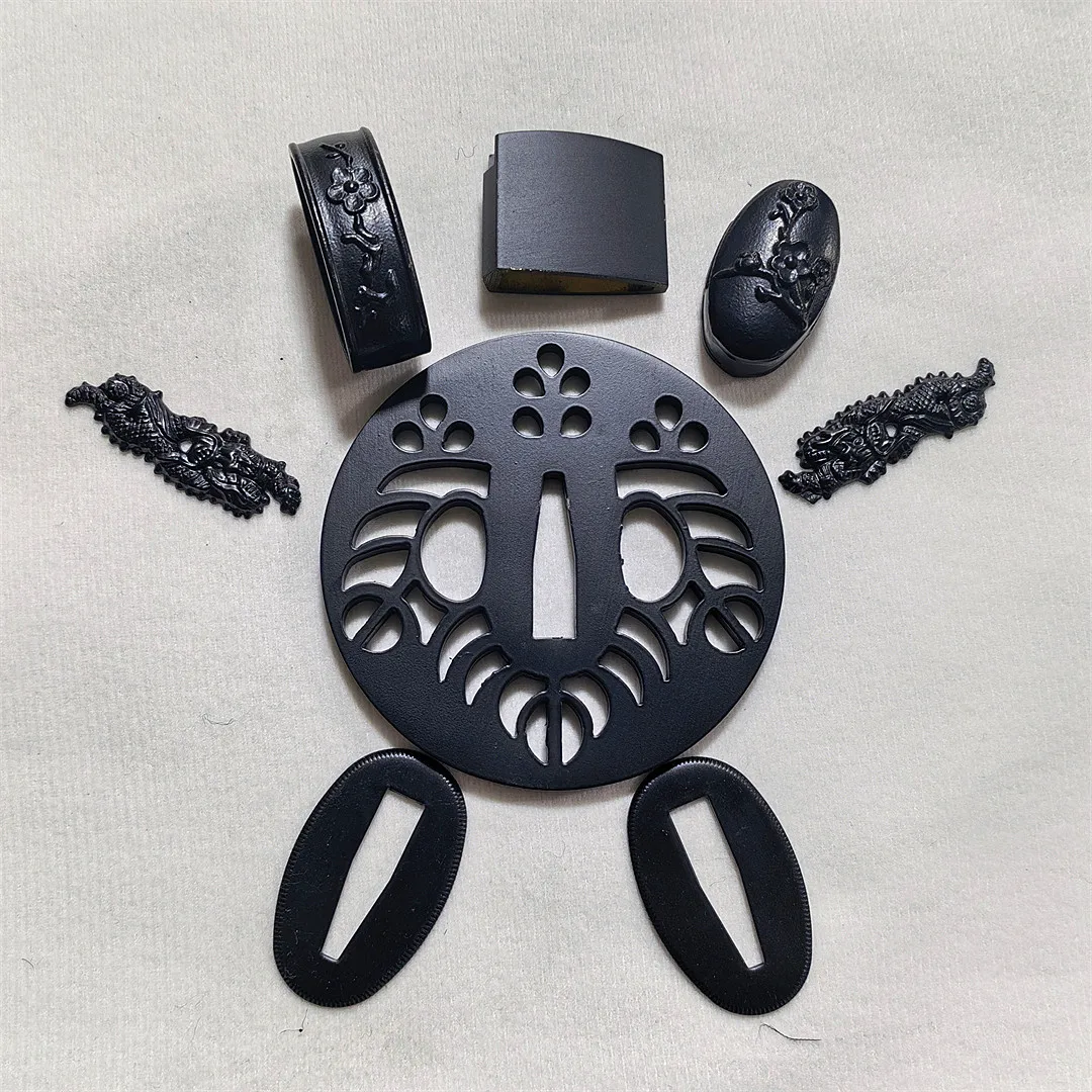 A Set Steel Iron Black Tsuba+Menuki+Fuchi+Kashira Fittings For Japanese Samurai Sword Katana Wakizashi Tanto Guard Accessory