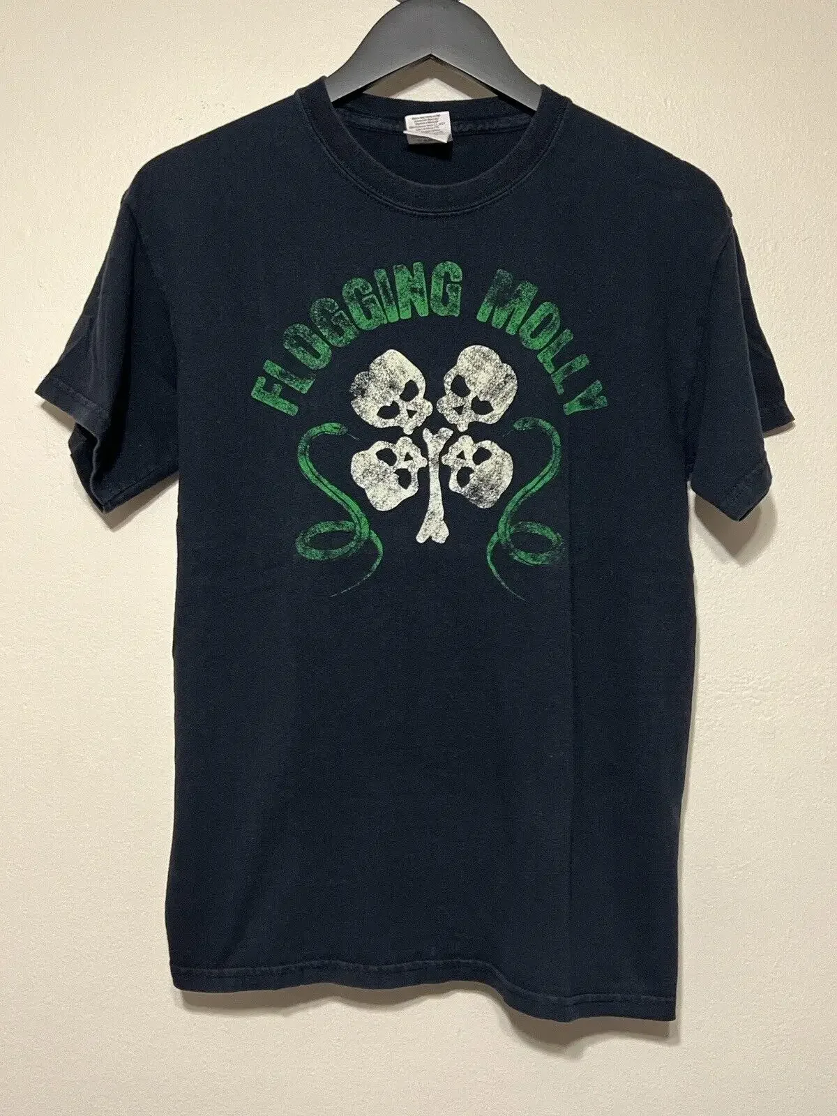Flogging Molly T Shirt Size M Black Skulls Snakes Irish Band Rock