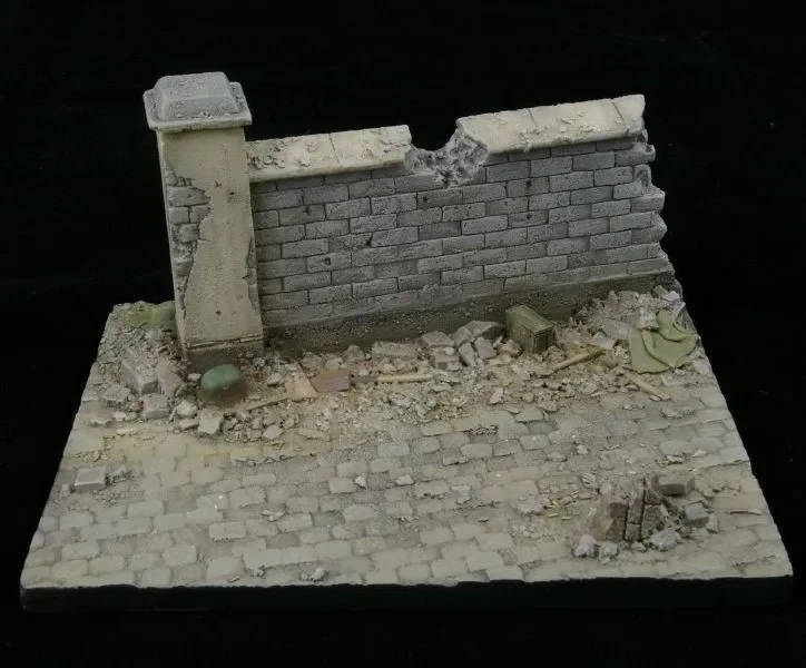 LW35001/LW35002/LW35003 Small European Rubble Resin Diorama Base (no Figure and Vehicle) Unassembled Uncolored