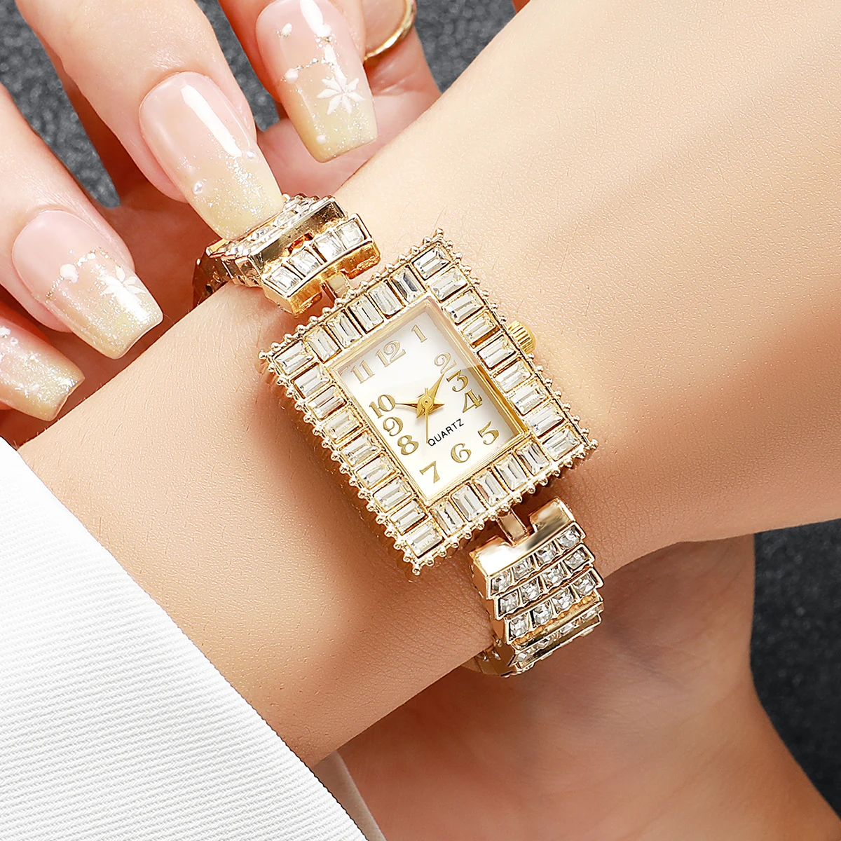Elegant Rhinestone Women Square Watch Luxury Golden Bracelet Strap Ladies Dress Quartz Wristwatch Relogio Feminino（Without Box）