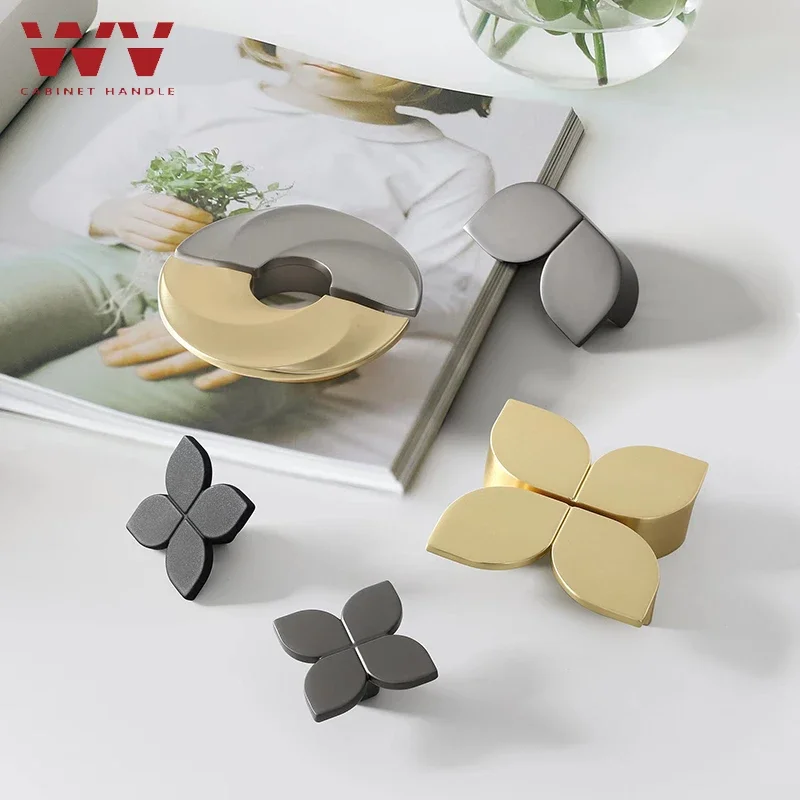 YM أربع أوراق البرسيم مقابض لقطع الأثاث النحاس اللون مقابض أدراج الرجعية مضمد المقابض مقابض الذهب للخزائن والأدراج #3