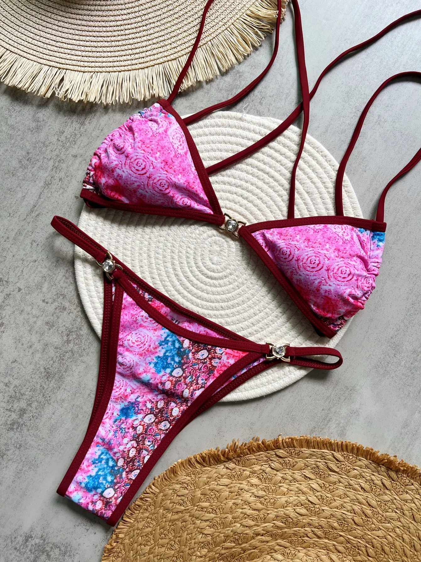 RUOTONSEPT رسائل مطبوعة ملونة صغيرة ثونغ بيكيني النساء ملابس السباحة الإناث قطعتين مجموعة البكيني الاستحمام ثوب السباحة