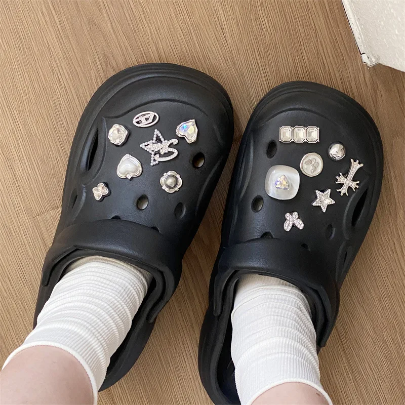 

Galaxy Summer Ice Through Hole Shoes Flower Three dimensional Shoe Buckle High-end Diamond and Pearl Clogs accessories