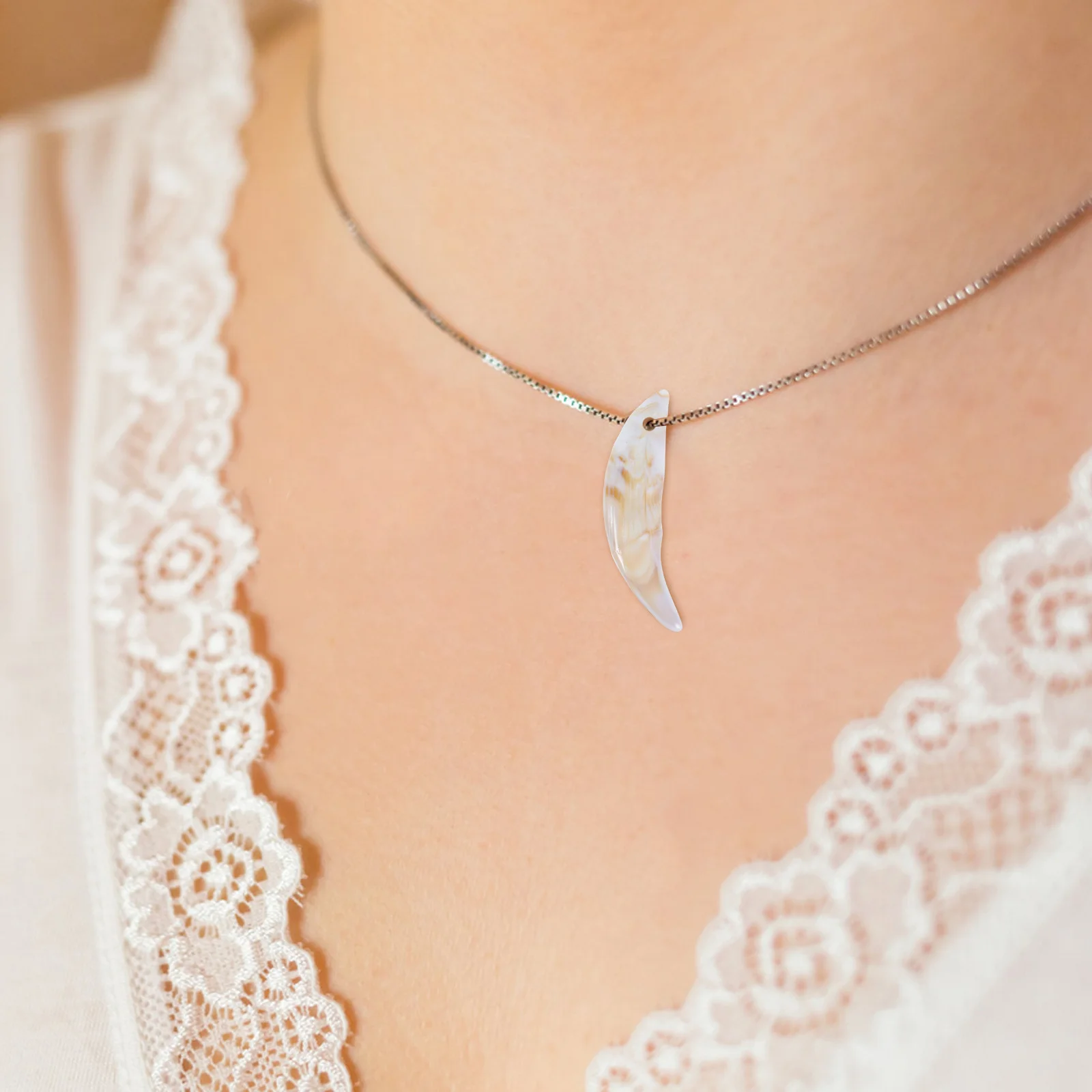 25 قطعة من المعلقات البلاستيكية على شكل ذئب لصنع المجوهرات، أساور على شكل أسنان حيوانات خفيفة الوزن، قلادات للهالوين #4