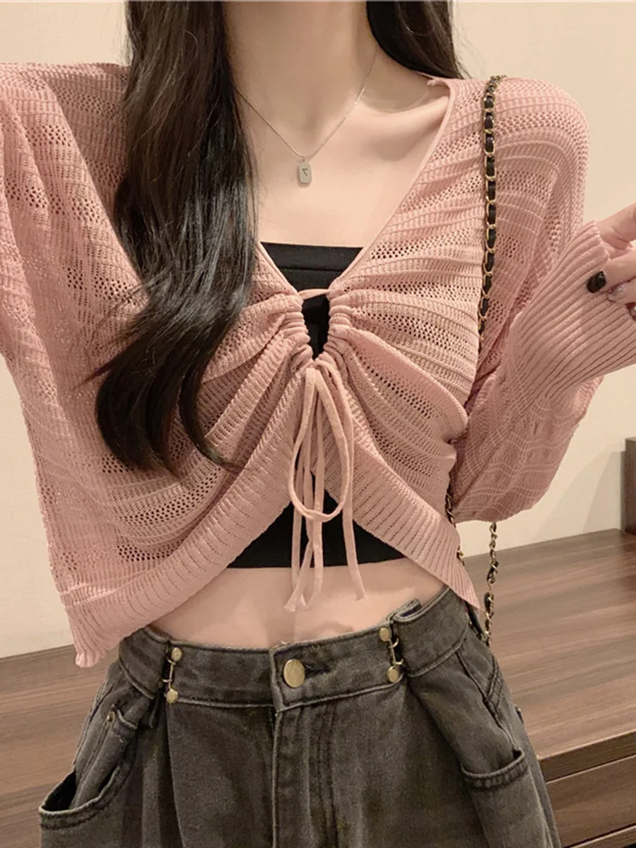 Camiseta de punto hueca rosa de manga larga para mujer, con cuello en V, cordón frontal, fruncido, estilo cruzado, corta, ajustada, con protección solar