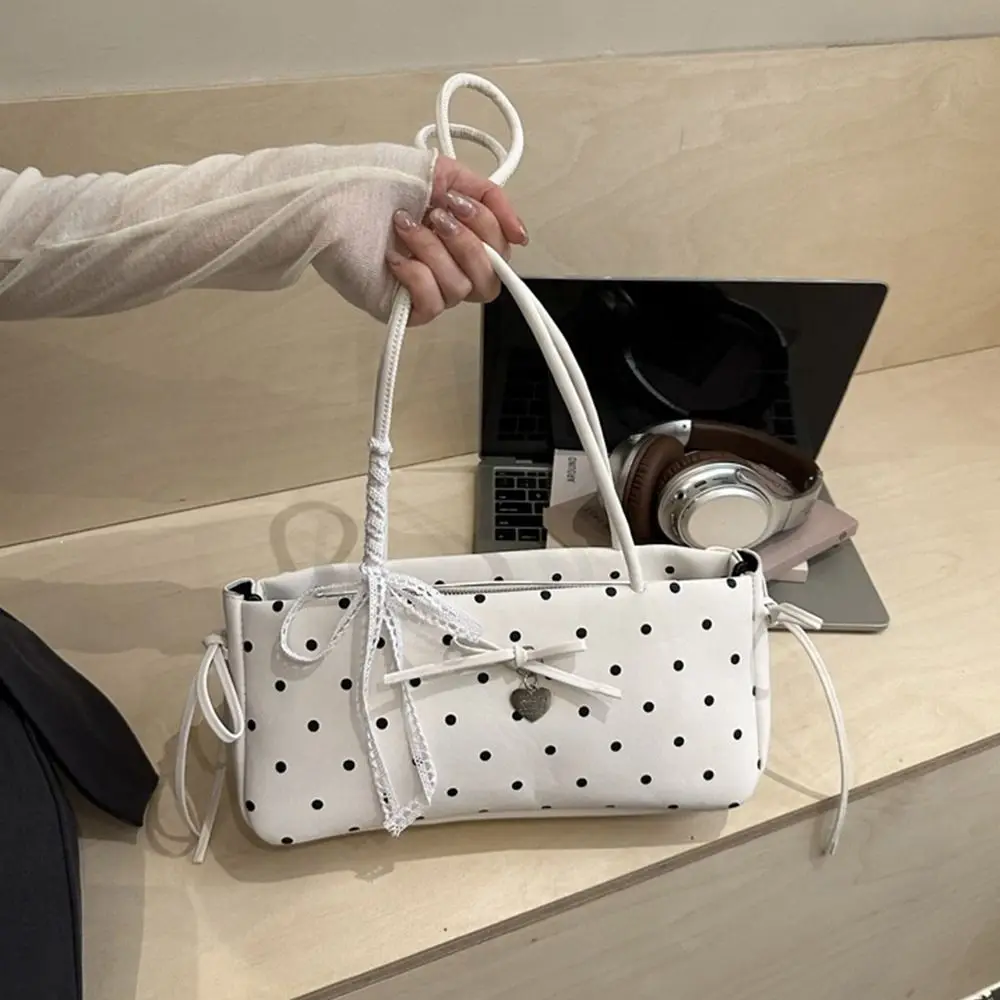 Modische Y2k Kissen-Tasche mit Polka-Dots und Charm-Anhänger, Große Kapazität, Langer Schulterriemen, Schultertasche für Damen – Detail 17