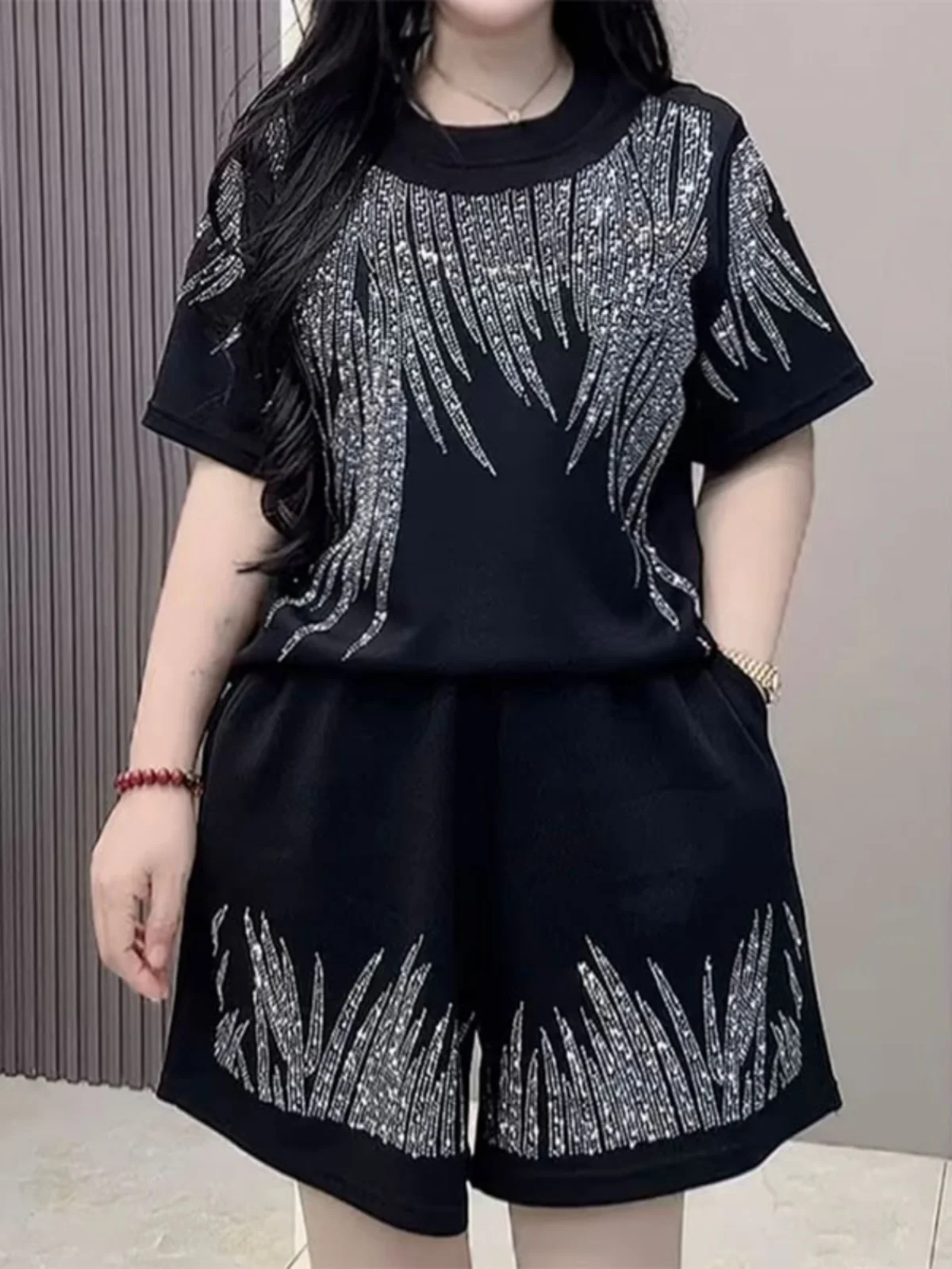 Summer Women Leaves Embroidery Sequined T-Shirts Diamonds Beaded Tees O-neck Tops + Elastic Waist Drilling Shorts 2Pcs Set 2025