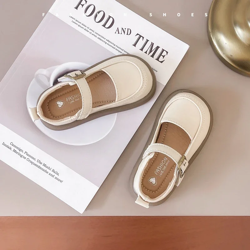 Girls Leather Shoes Beige/Brown with Anti Slip Soft Bottom Round Toes Autumn PU Princess Leather Shoes Sandalias De Mujer