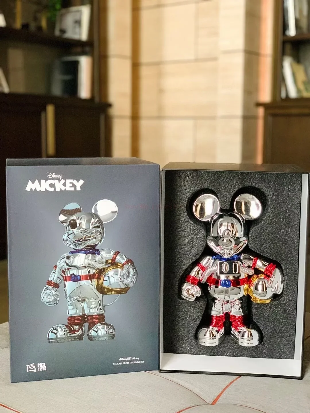 

30cm Electroplated Astronaut Mickey Mouse Kawaii Tide Play Toy Resin Model Boy Room Bookshelf Decoration Toy Kid Birthday Gift