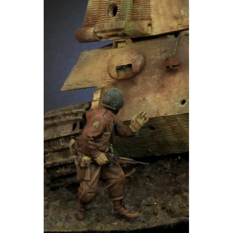 

1/35 Scale WW2 US Infantry Resin Figure Model Kits Hobby Miniatures Diorama Toys Unassambled and Unpainted C660