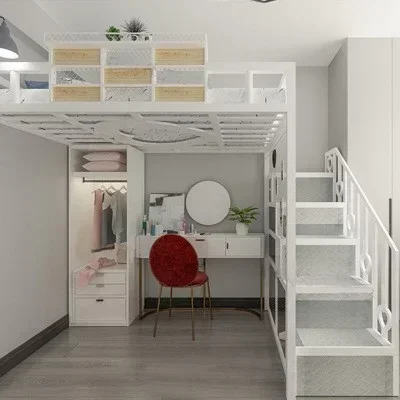 سرير معدني بطابقين للبالغين مع سلالم في مسكن الفندق، وسرير علوي كبير عالي الجودة