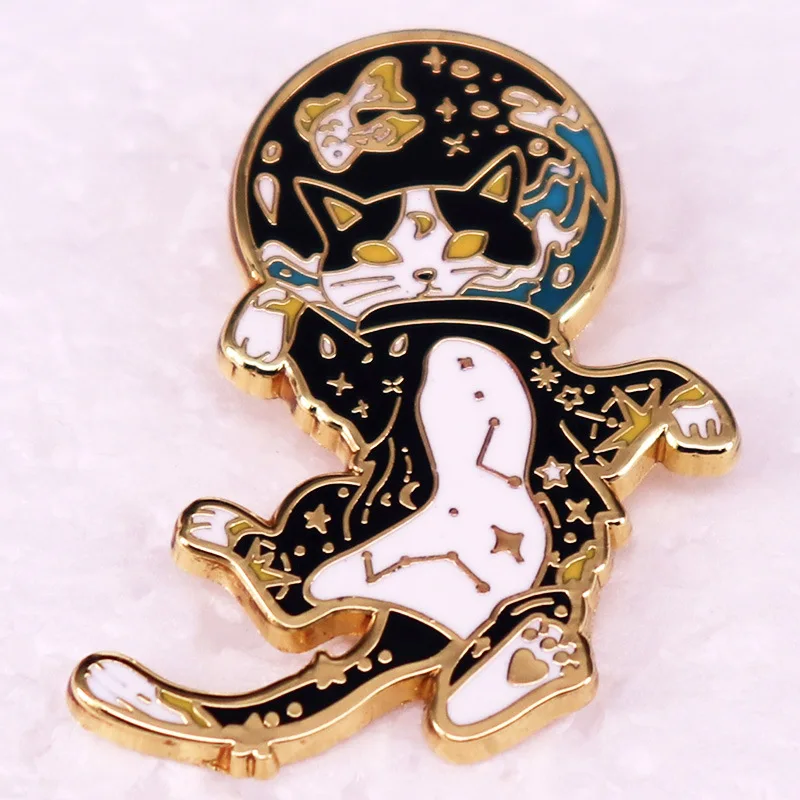 Cartoon Space Cat Fish Tank Brooch Animal Badge Accessories