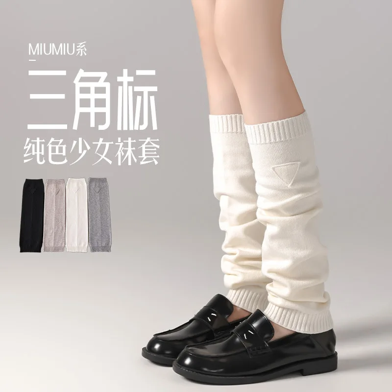 

Женские термочулки с треугольным логотипом — новая коллекция осень/зима — однотонные гетры — универсальные теплые чехлы для ног