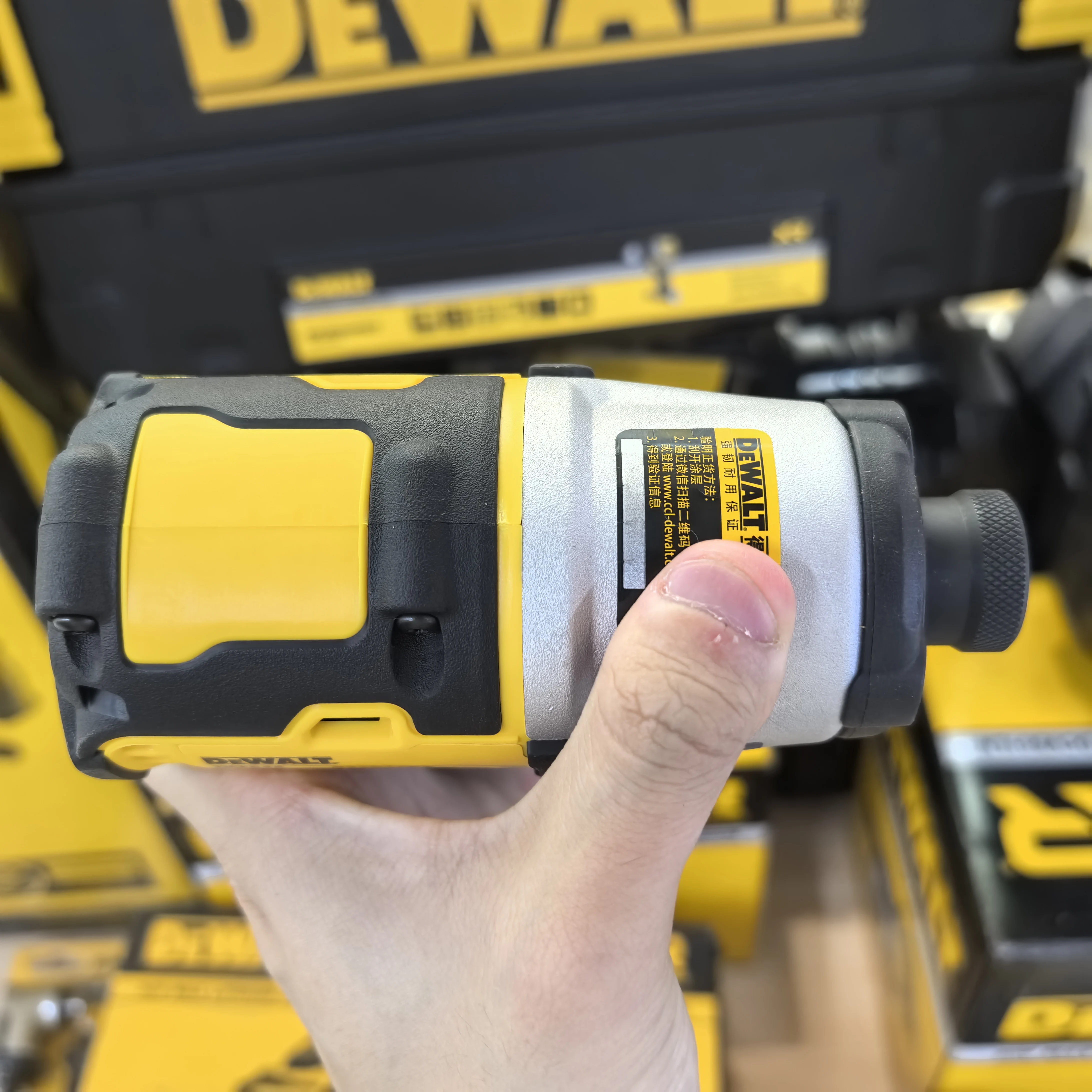 DEWALT 20V Cordless Impact Driver DCF845N Brushless 205N.m Torque Portable Lithium Battery Power TooL