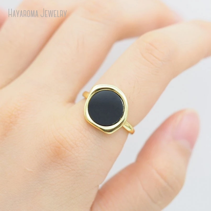 

10Pcs Round Coin Shape Circle Metal Semi-precious Stone Agates Onyx Black Copper Wholesale Gold Color Ring RM50769