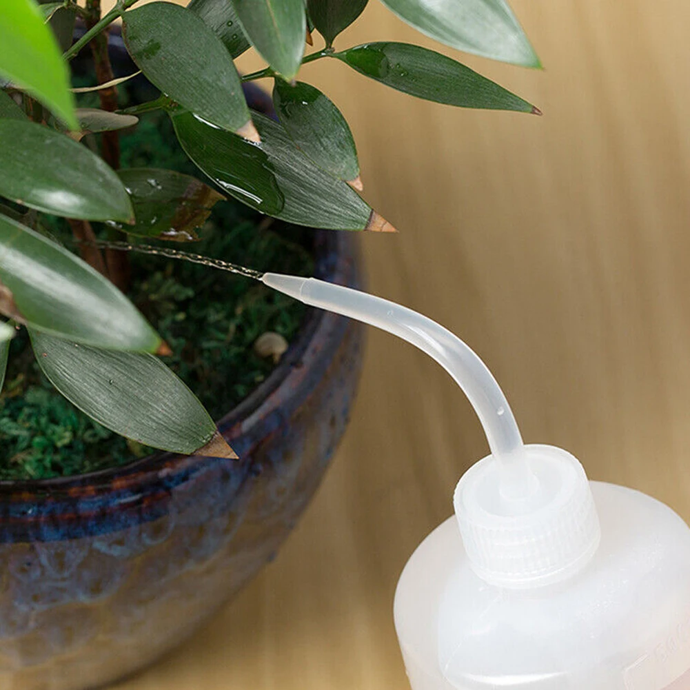 

Convenient Squeeze Design Gardening Tools Resistant To Leakage Three S Ml Transparent And Stylish Easy And Precise Irrigation