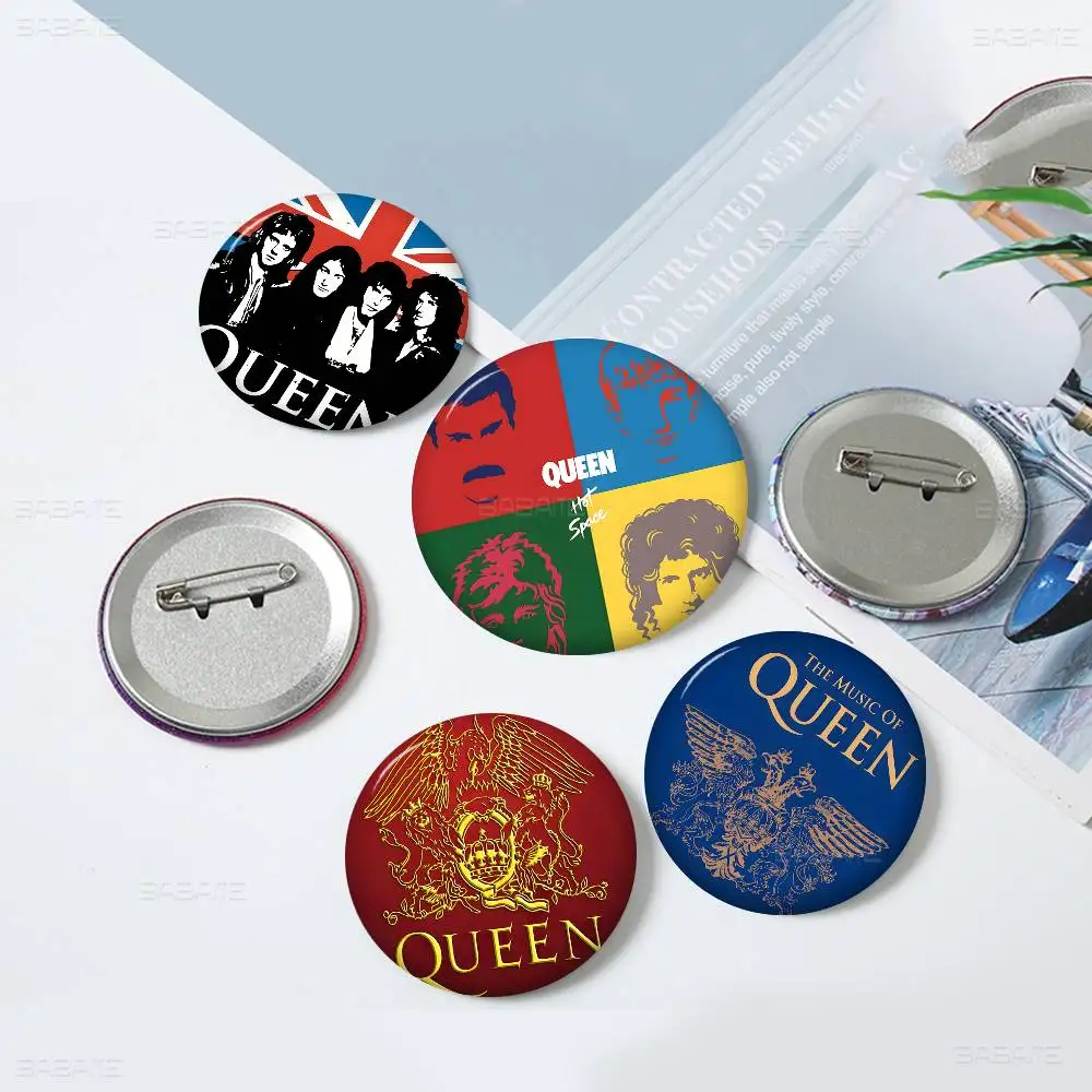 Pop Classic Queen Band Creative Tinplate Soft Button Pins Animal Icon Brooch Lapel Backpack Badge Accessories Pin