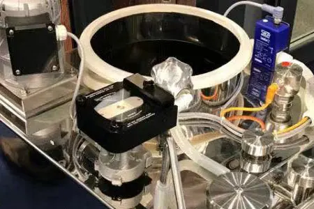 مضخة الجرعات التمعجية الصغيرة UCP302 معدات إضافية صغيرة مع محرك متدرج لتوصيل السائل الدقيق