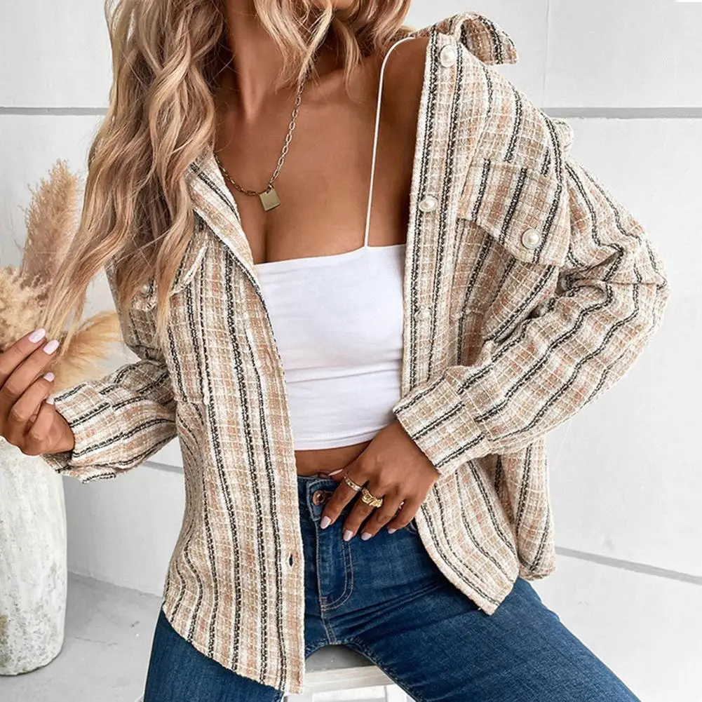 

Plaid Patterned Jacket Stylish Retro Plaid Print Women's Jacket with Turn-down Collar Chest Pockets for Fall for Commuting