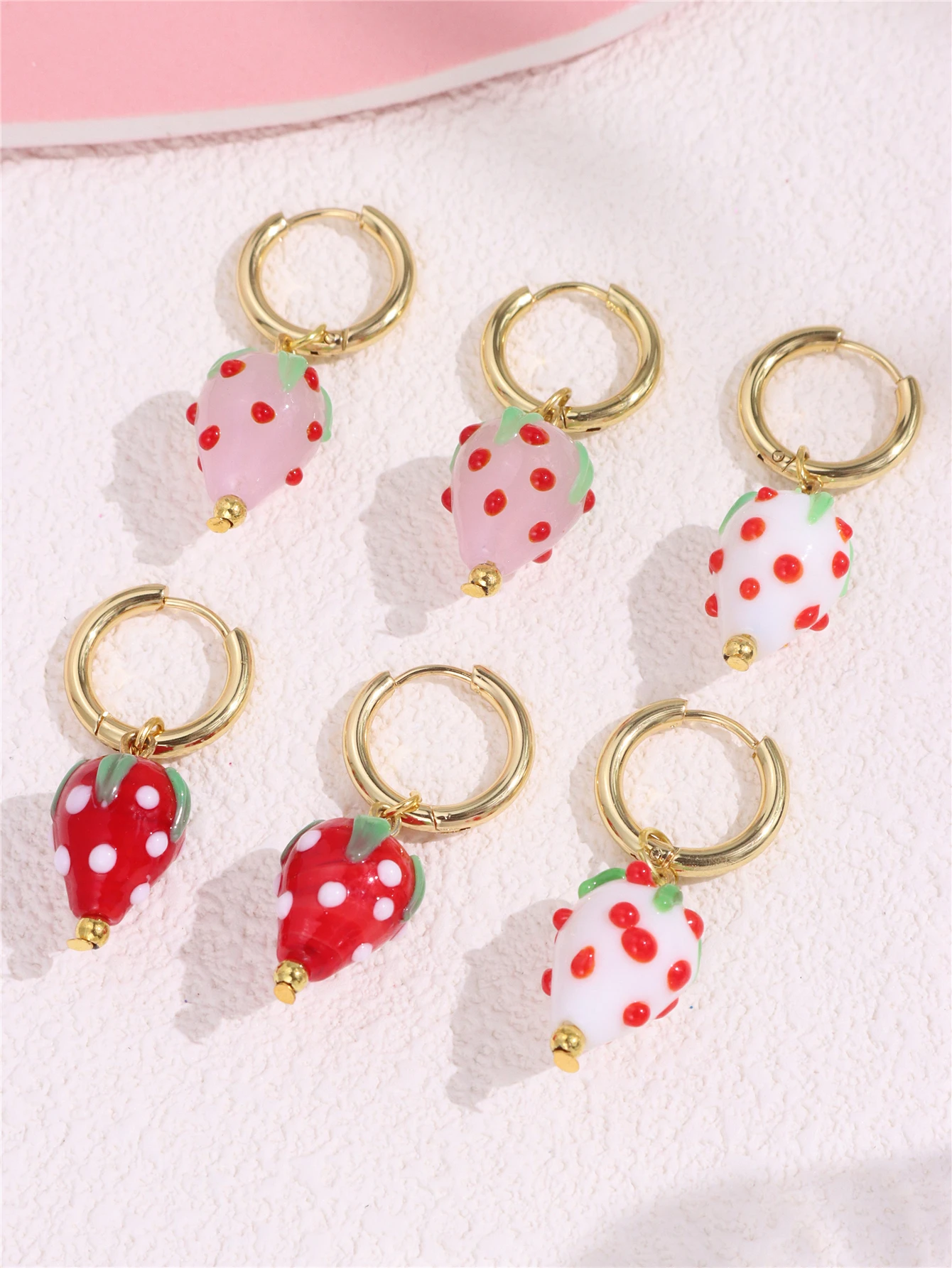 HUANZHI Ceramic Fruit Strawberry Hoop Earrings for Women Girls Cute Fun DIY Beaded Creative Handmade Jewelry Accessories 2024