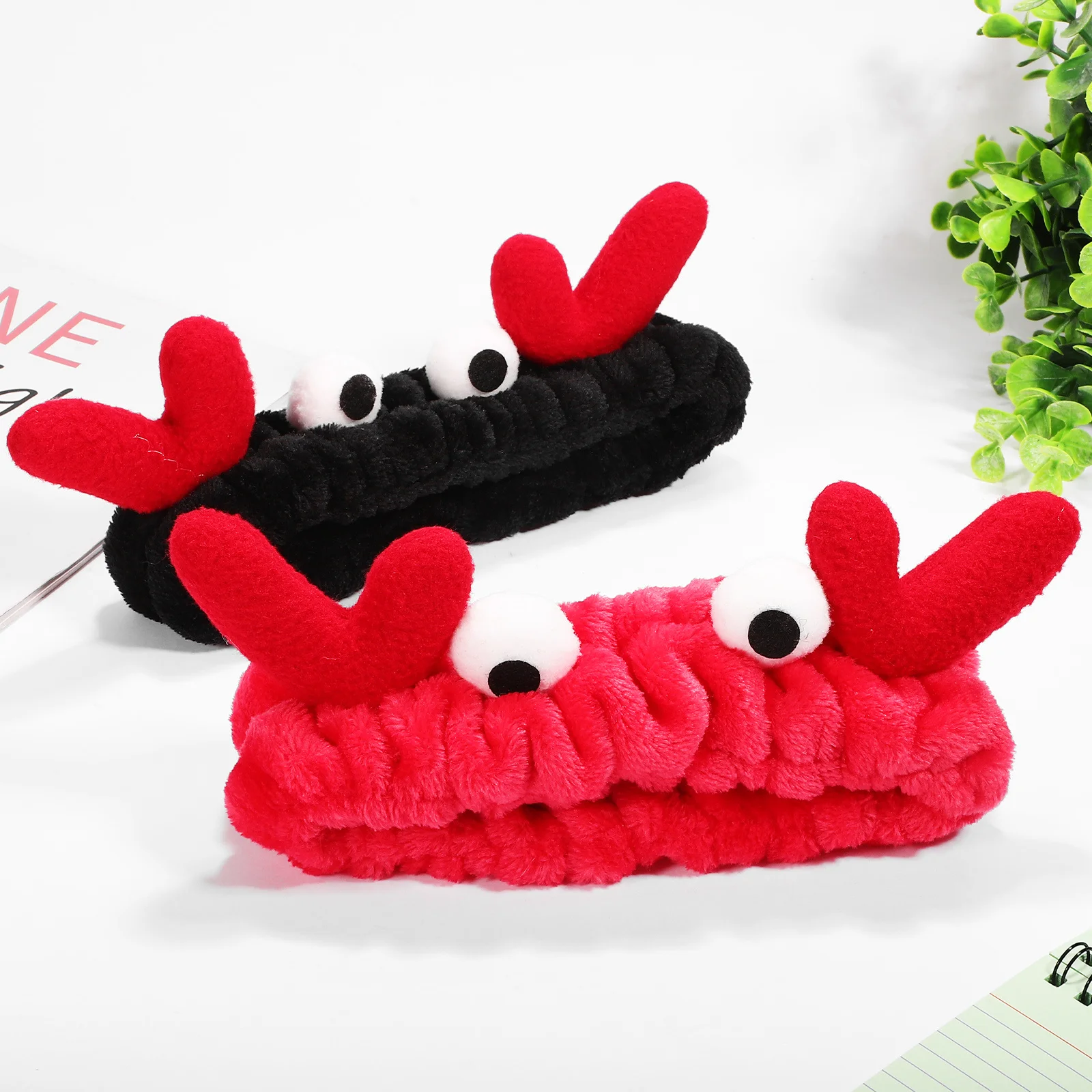 

2Pcs Reindeer Antlers Headbands Coral Fleece Elastic Makeup Spa Hairband Face Wash Skincare Headbands for Women