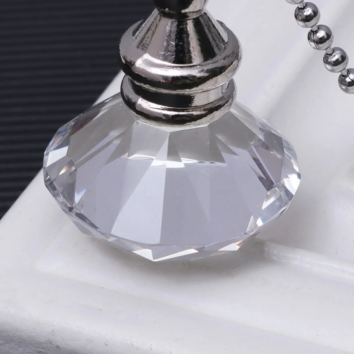

2pcs Crystal Diamond Hanging Pendant Transparent Fan Switch Decor For Home Hotel Dorm Christmas Ornament Stylish House Decor