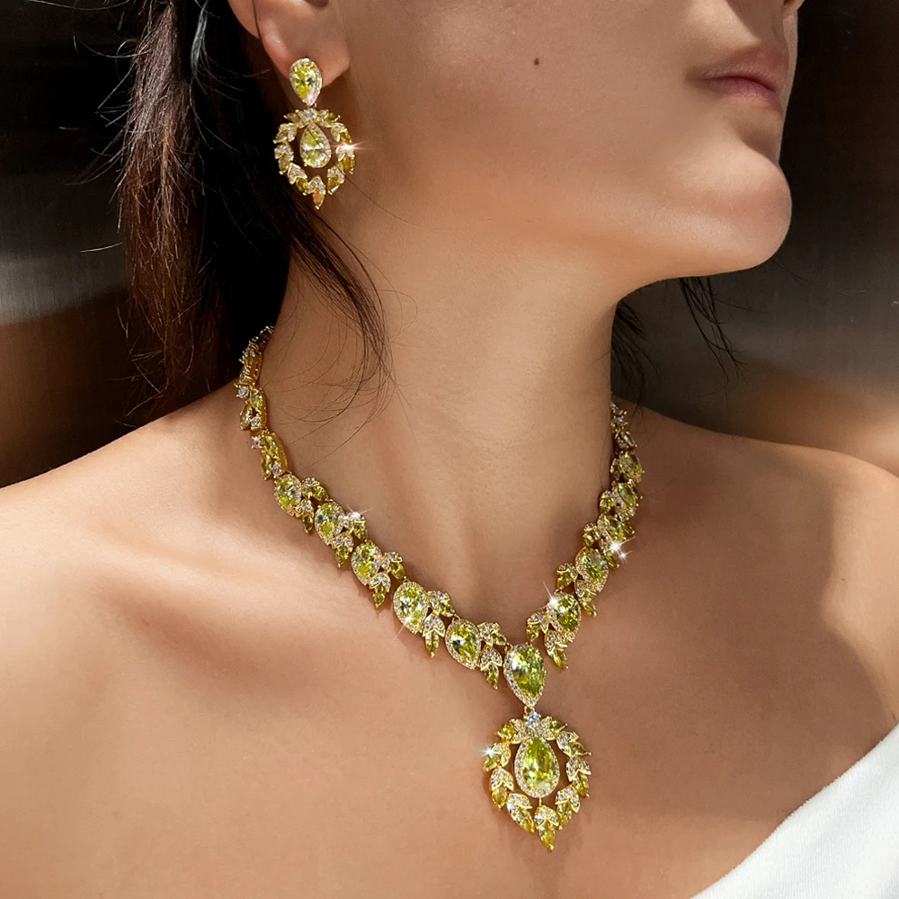 

CWWZircons Luxury Olive Green CZ Zircon Big Leaf Necklace 2Pcs Sets for Women Dubai Gold Color Wedding Party Dress Jewelry T0998