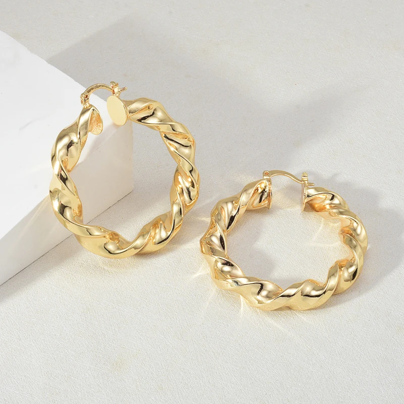 Classic 18K Gold Plated Copper Circle Round Big Twist Hoop Earrings Simple Women Fashion Jewelry Accessories Wedding Party Gift