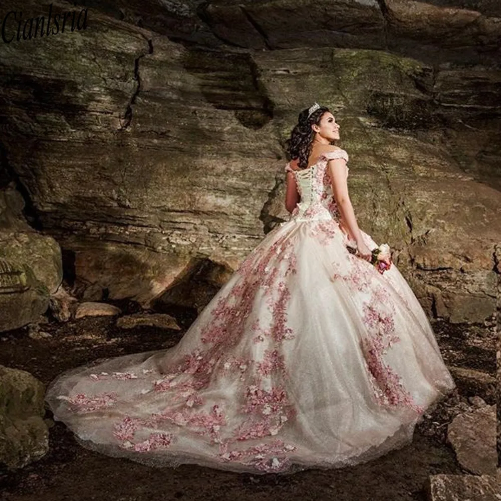 فساتين أميرة السماء الزرقاء Quinceanera مع كيب الذهب الدانتيل زين Vestidos دي Quinceañera الحبيب الحلو 16 فستان