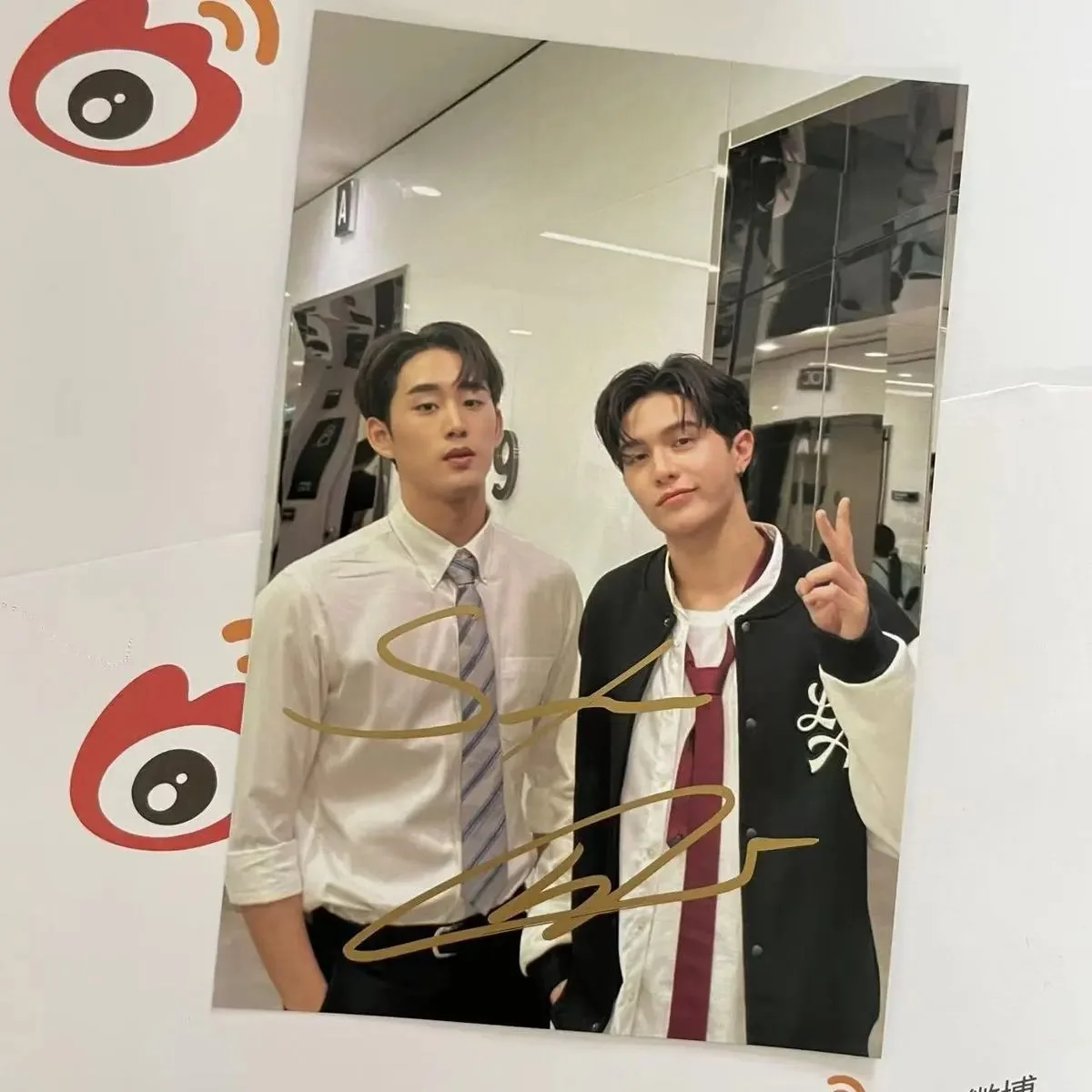 

Not Official Thai Star Williamest Thame Po Heart That Skips A Beat Drama Stills Handwritten Signed Stills, 6-inch Photo Card