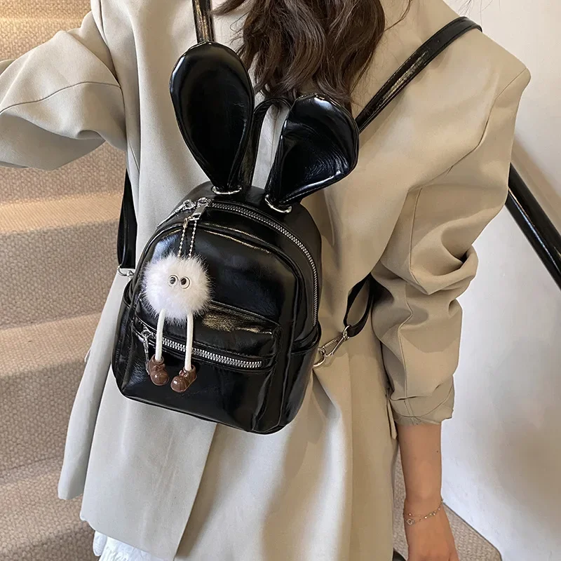 かわいいウサギの耳の女の子用バックパック、あらゆる年齢層向けのファッショナブルで多用途なトラベルバッグ