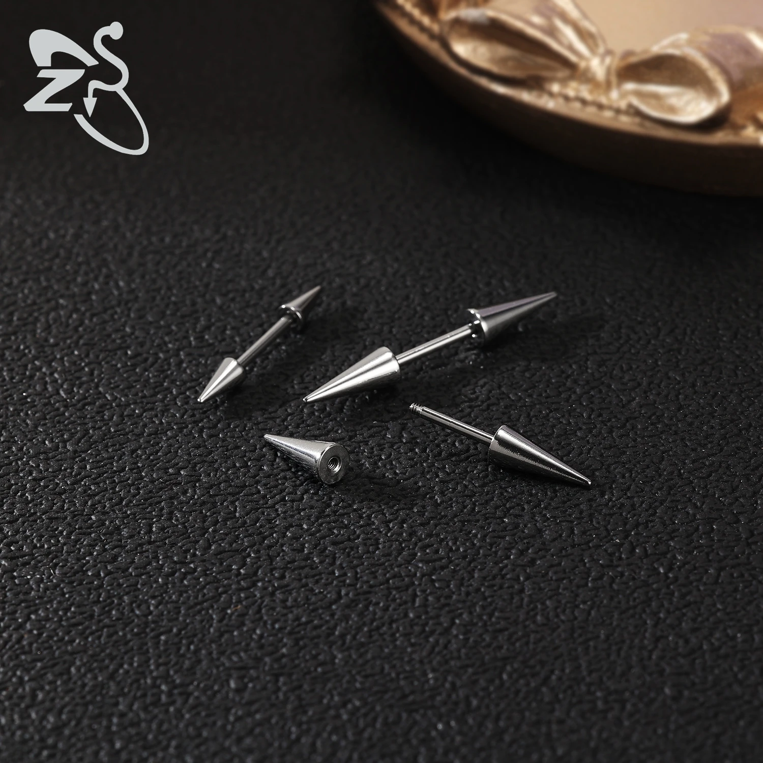 ZS 1 Piece Black Color Long Spike Stainless Steel Eyebrow Rings Punk Rock Curved Rook Eyebrow Bridge Piercinsg Hair Decoration