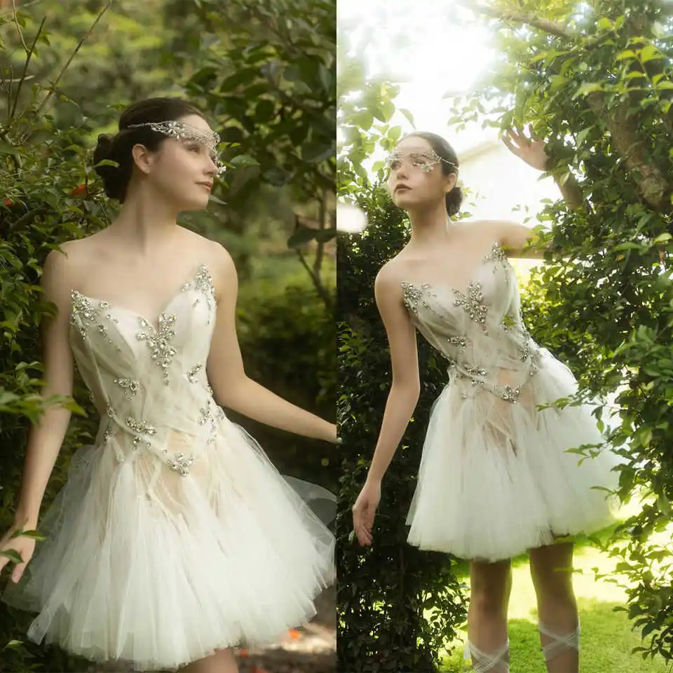 

Elegant V Neck A Line Wedding Dresses Vintage Rhinestone Strapless Bridal Gowns Customized Above Knee Length Mini Robe De Mariée