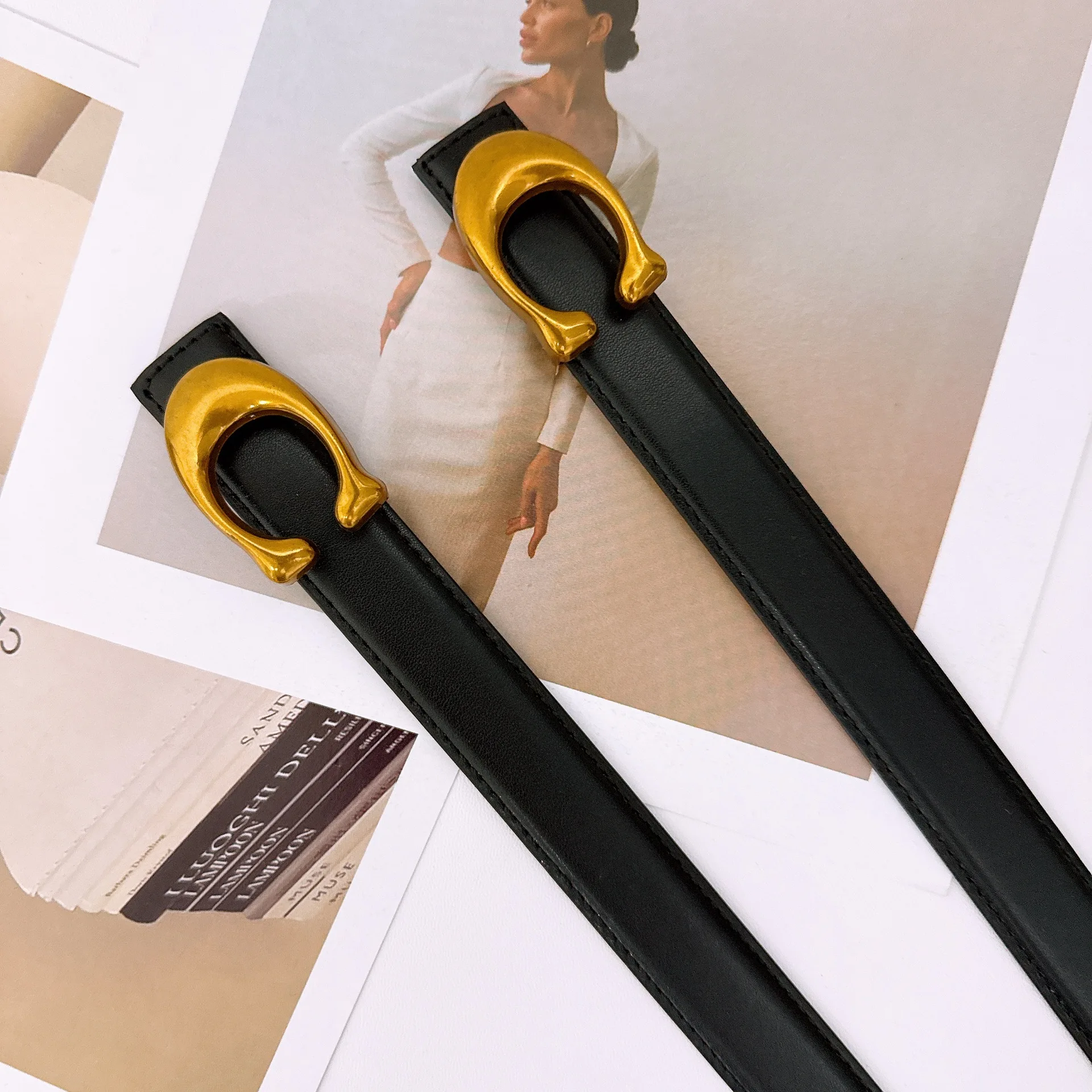 2025 Nuovo Sottile 2.5 CENTIMETRI di Lusso di Marca Famose Donne Cintura di Designer di Moda In Pelle Delle Donne Della Cintura Della Ragazza Delle Signore per le donne vestono Abbigliamento