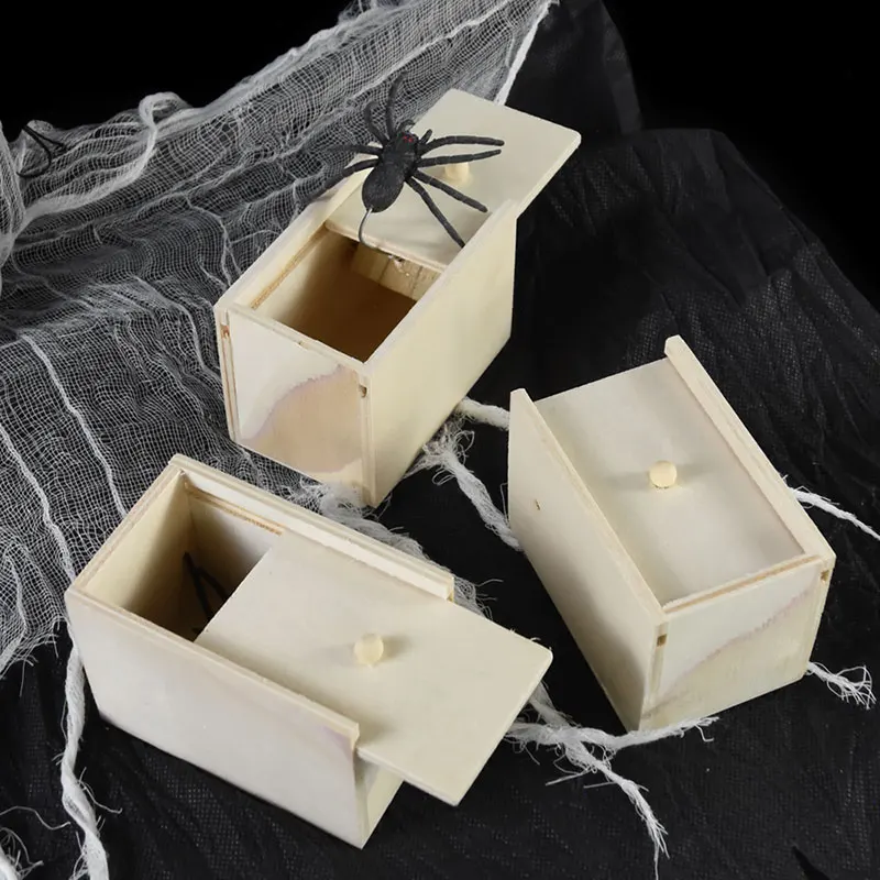 1Pc Halloween Spider Scherzo Scatola di legno Giocattoli Trucco Ragno Divertente Spaventa Scatola nascosta in legno per bambini Scherzo Trucco