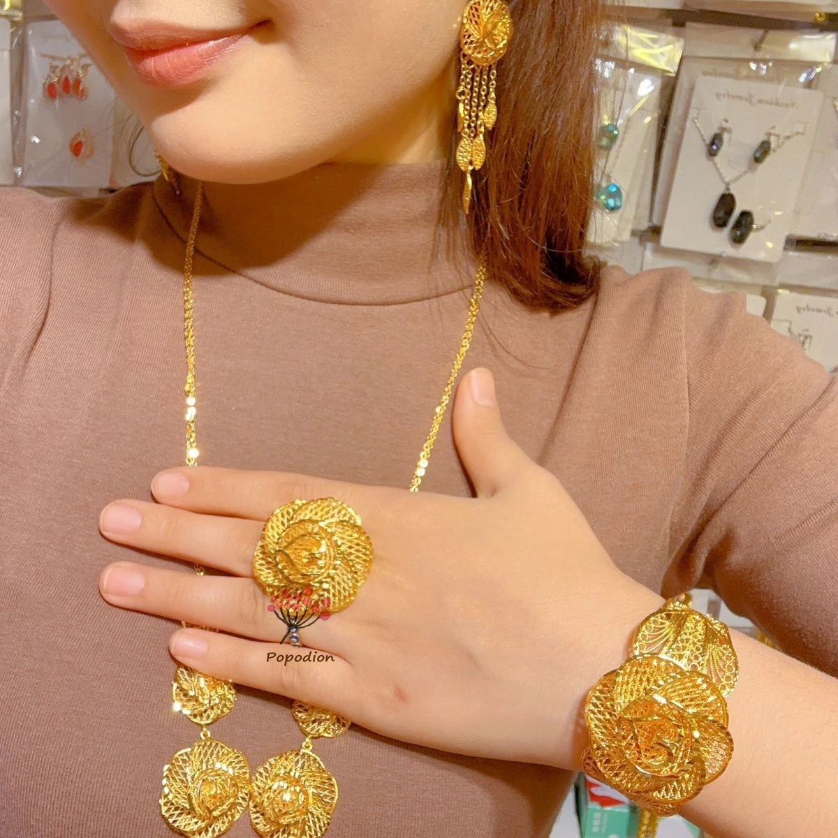 

New Dubai 24K Gold Plated Dubai Flower Jewelry Necklace Earrings Bracelet Ring 4-piece Jewelry Set 555