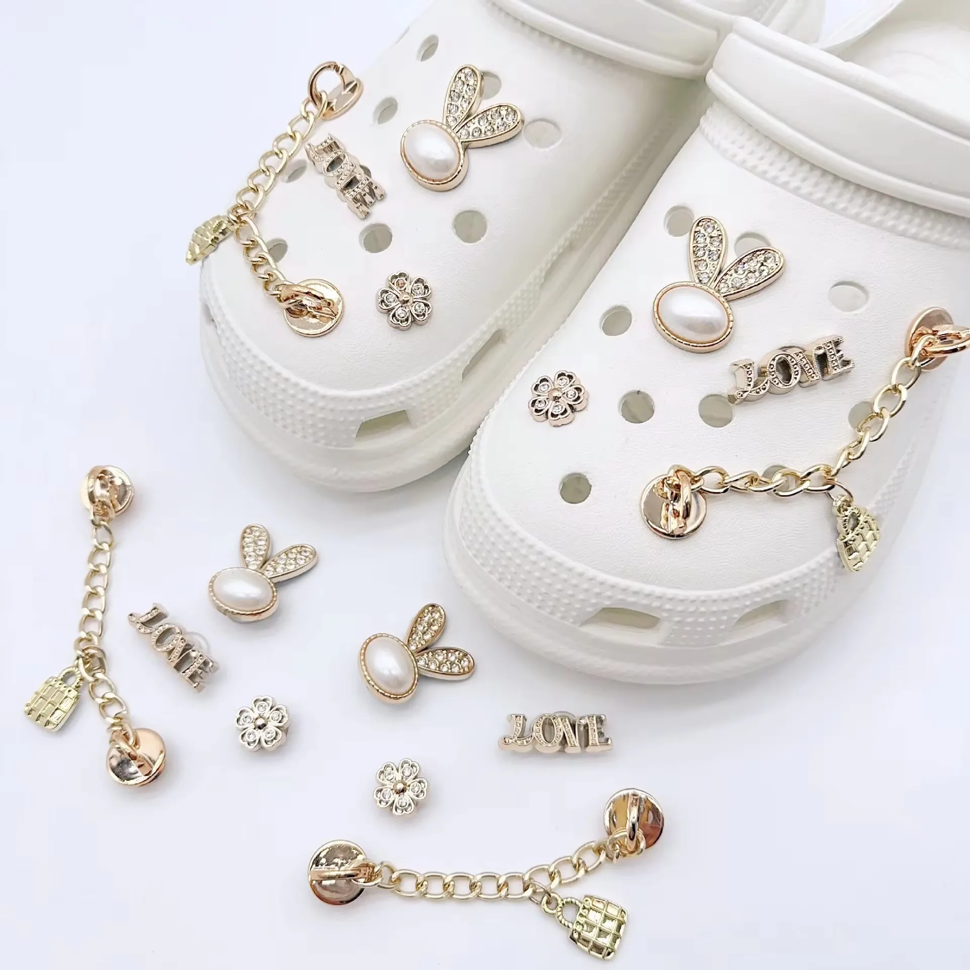 

New 8pcs Cute And Fashionable Rabbit Charm Shoe Accessories DIY Detachable Pearl Metal Chain Set Spicy Girl Sandals Buckle