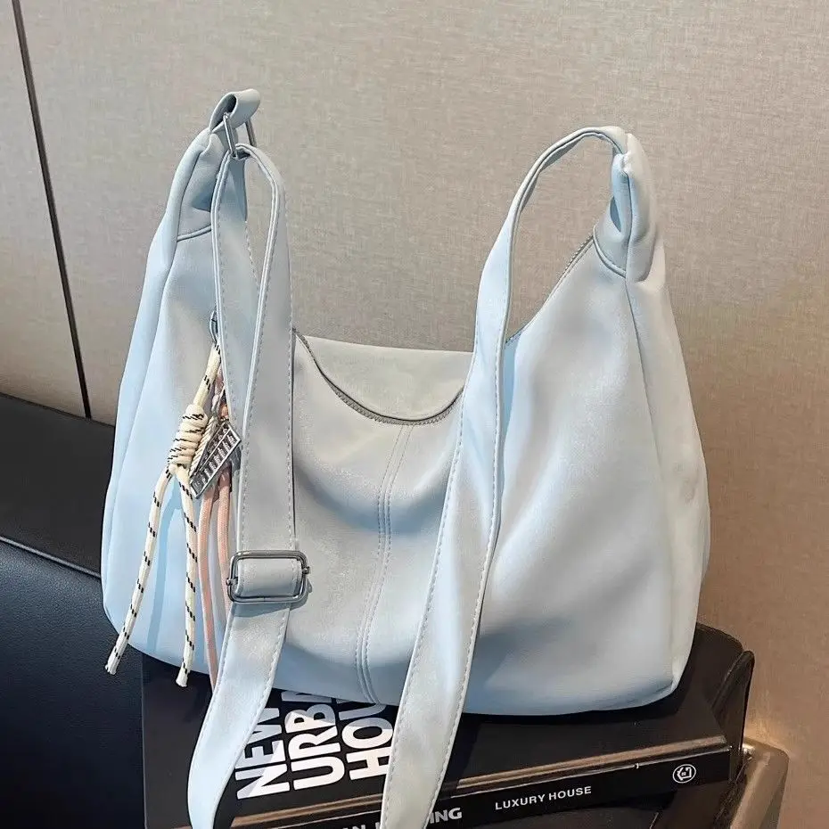 High-End Women 2025 New Trendy Velvet Simple Casual Shoulder For Class Commuting Crossbody Dumpling Bag ANI