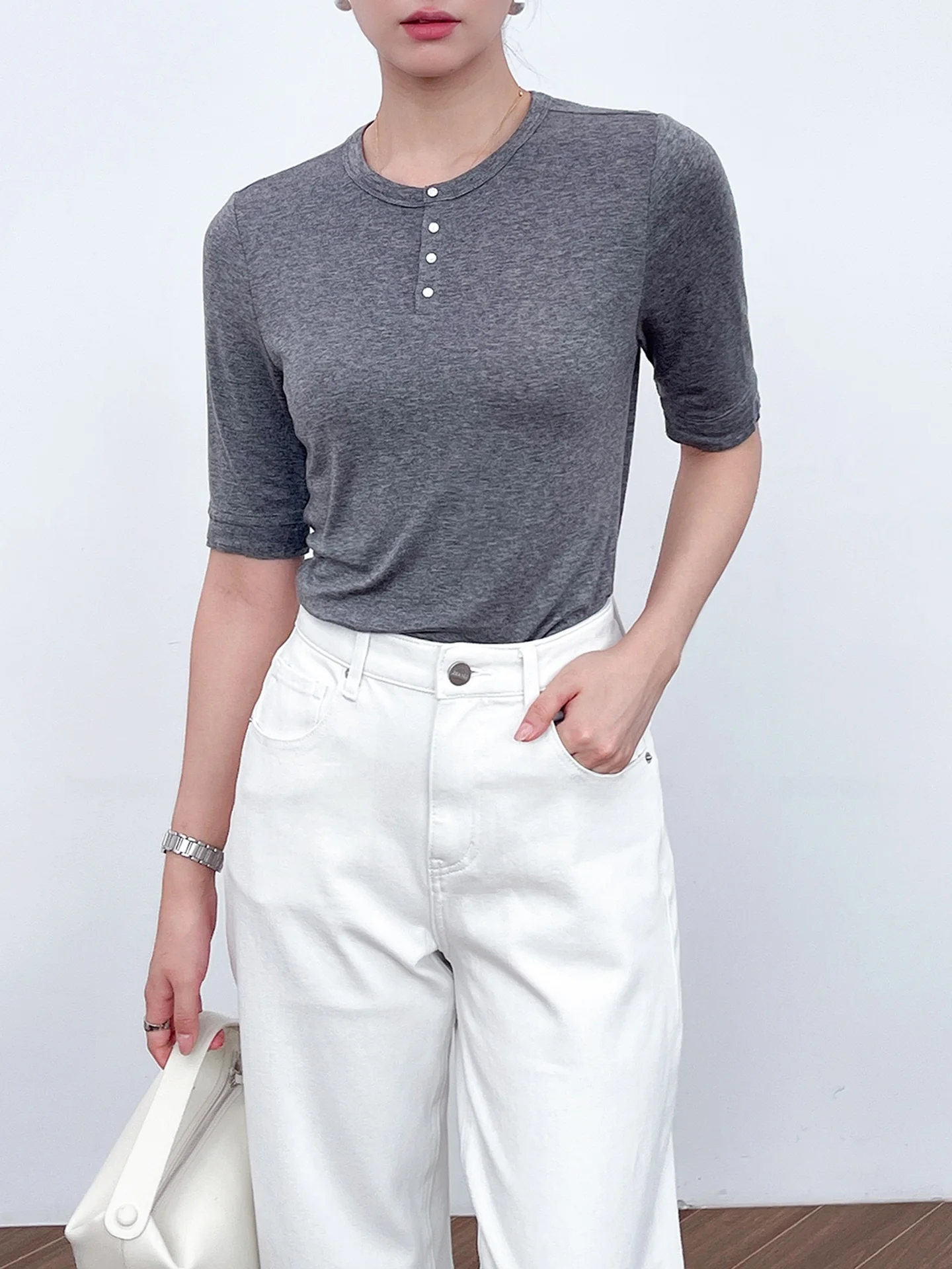 

Korean Fashion Silk Wool Button Decorated round Neck T-Shirt Women's Early Autumn New Style mid Sleeve Versatile Top