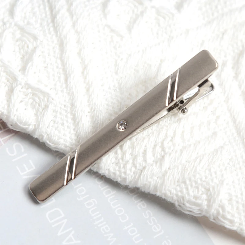 Męska klips do krawata, metalowa, prosty, z zapięciem na szpilkę, praktyczny, do garnituru biznesowego, garnituru ślubnego, akcesoria do krawata.