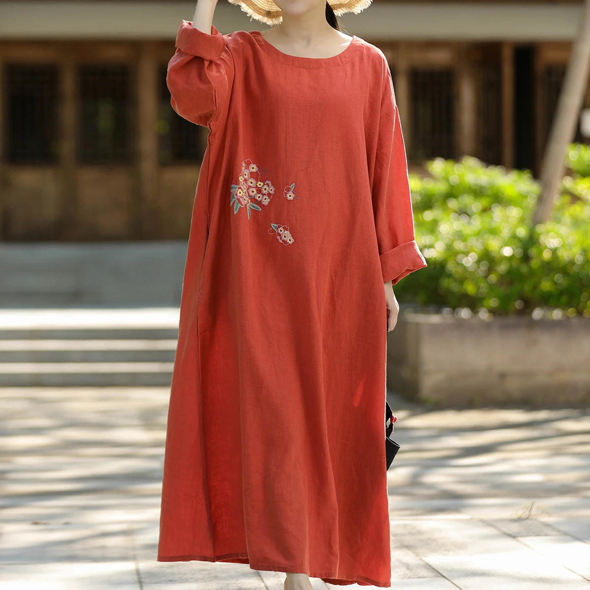 Lzjn Spring Long Sleeved Loose Zen Style Orange Embroidered High End Temperament Large Size Drop Shoulder Sleeve Dress.